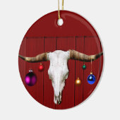 牛のスカルとクリスマスオーナメントを赤い納屋に セラミックオーナメント (左)