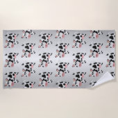 牛のデザイン灰色 ビーチタオル (正面)