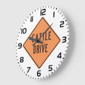 牛のドライブロードサイン ラージ壁時計 (傾斜)