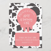 牛のパターンのスポットブラウンピンク誕生日パーティー 招待状 (正面/裏面)