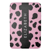 牛のプリント，牛の斑点，ピンクの牛，あなたの名前 バスマット (正面縦)