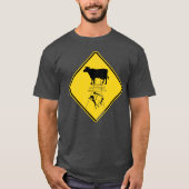 牛の侵略Tシャツ Tシャツ (正面)