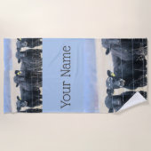 牛の傍観者 ビーチタオル (正面)