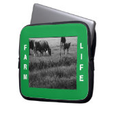 牛の家族の農場の生活 ラップトップスリーブ (正面左)
