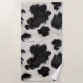 牛の毛皮の白黒斑点 ビーチタオル (正面)