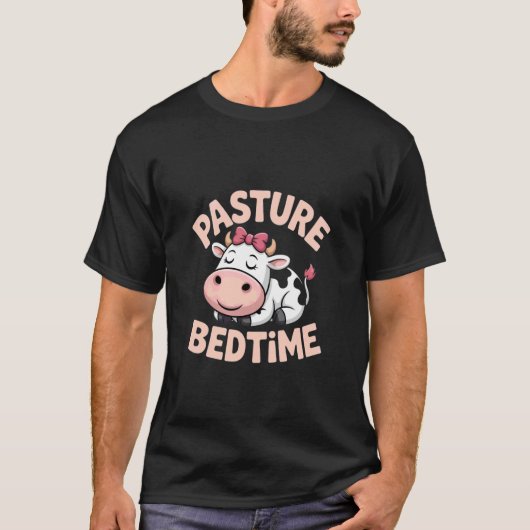 牛の牧草地の就寝時間が好き Tシャツ (正面)