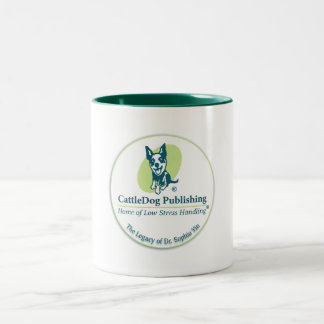 牛の犬のマグ ツートーンマグカップ