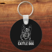 牛の犬の生活がより良い犬のことわざ キーホルダー (正面)
