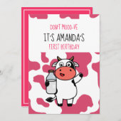 牛の面白いデザインの女の子の1歳の誕生日 招待状 (正面/裏面)