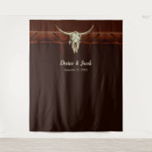 牛の頭蓋骨 ウェディング 西部劇風の素朴な茶色の背景 タペストリー (正面)