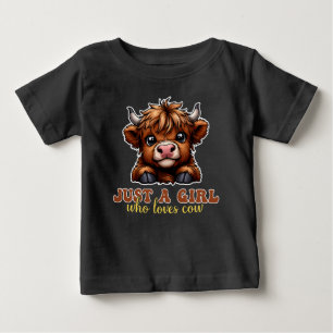 牛の高原の恋人の贈り物を愛しているだけの女の子 ベビーTシャツ