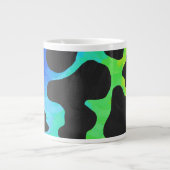 牛の黒と虹の贈り物 ジャンボコーヒーマグカップ (正面)