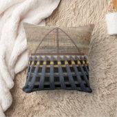 牛は砂利道を草むらしていた。ワイオミング州，西部 クッション (ブランケット)