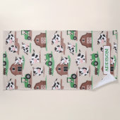 牛パーソナライズされた素朴農場タンとグリーン ビーチタオル (正面)