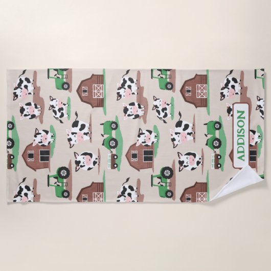 牛パーソナライズされた素朴農場タンとグリーン ビーチタオル (正面)