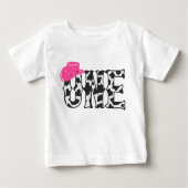 牛プリント女性のカーボーイハットワン最初の1歳の誕生日パーティー ベビーTシャツ (正面)