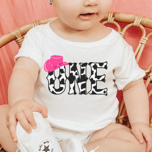 牛プリント女性のカーボーイハットワン最初の1歳の誕生日パーティー ベビーTシャツ
