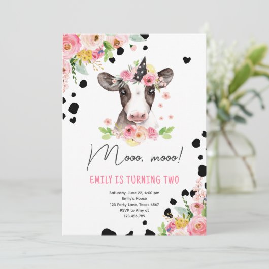 牛モー女の子ファーム動物の二番目の誕生日パーティー 招待状 (スタンド正面)