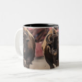 牛ランニングの ツートーンマグカップ (正面左)