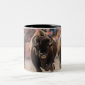 牛ランニングの ツートーンマグカップ (中央)