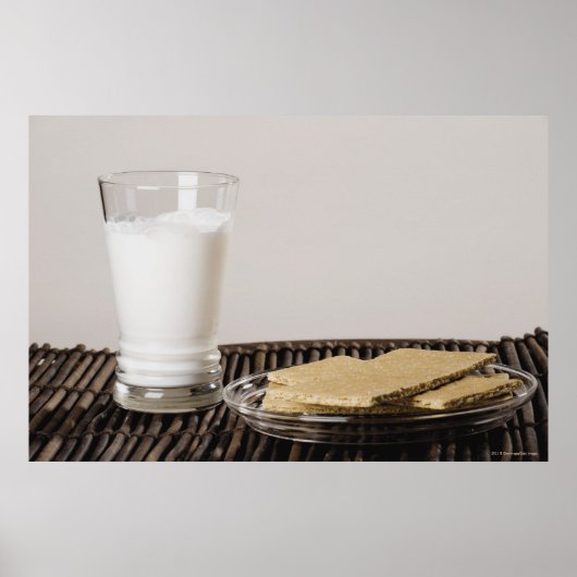 牛乳を入れた軽食のプレート ポスター (正面)