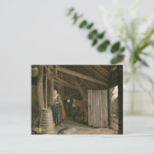 牛舎内でバターを練る少女 ポストカード (スタンド正面)