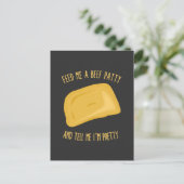 牛食べ物を与え肉のパティと私はかわいらし ポストカード (スタンド正面)