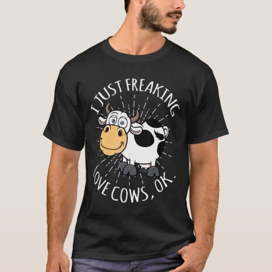 牛 とにかく牛が大好きです Tシャツ (正面)
