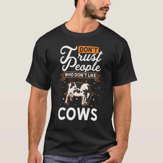 牛 牛 トラクター 農家 Tシャツ (正面)