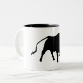 、牛moggy、ウシ牛、闘牛、corrida、角 ツートーンマグカップ (正面左)