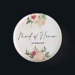 牡丹と金箔開花メイド・オブ・オーナー(花嫁付き添い人)バッジ 缶バッジ<br><div class="desc">Peonyと金ゴールドのコレクションに合わせてデザインされたこのカスタマイズ可能なマッチングメイド・オブ・オーナー(花嫁付き添い人)バッジは、水色の背景に緑の葉を持つ鮮やかなピンクと金ゴールドの牡丹の花を特徴としている。レイアウト、フォント、文字サイズの変更など、このデザインの高度なカスタマイズを行うには、上クリックの「」ボタカスタマイズンを使用してください。なお、金ゴールド箔は印刷効果であり、物理箔ではない。何か連絡質問があれば私に頼む!</div>