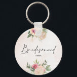 牡丹と金箔開花花嫁キーリング キーホルダー<br><div class="desc">Peonyと金ゴールドのコレクションに合わせて設計されたこのカスタマイズ可能なマッチの花嫁キーリングは、水色の背景に緑の葉を持つ鮮やかなピンクと金ゴールドの牡丹の花を特徴としている。レイアウト、フォント、文字サイズの変更など、このデザインの高度なカスタマイズを行うには、上クリックの「」ボタカスタマイズンを使用してください。なお、金ゴールド箔は印刷効果であり、物理箔ではない。何か連絡質問があれば私に頼む！</div>