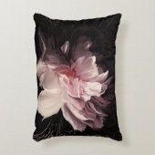 牡丹のダークウォール:花絵を描のデザイン アクセントクッション (正面(垂直))