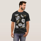 牡丹の優雅さ:バロック様式の金ゴールド渦巻き Tシャツ (正面フル)