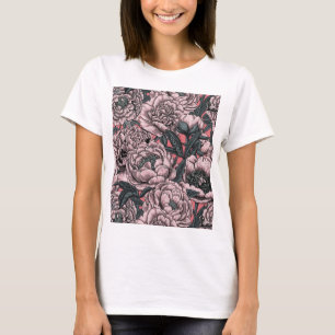 牡丹の花と蛾のTシャツ Tシャツ