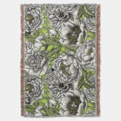 牡丹の花と蛾 スローブランケット (正面縦)