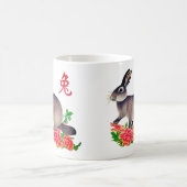 牡丹日本の付きウサギ – ウサギの年 コーヒーマグカップ (中央)
