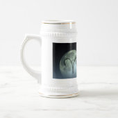 牡羊座の(占星術の)十二宮図の記号 ビールジョッキ (左)