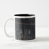 牢獄の細胞の眺め ツートーンマグカップ (左)