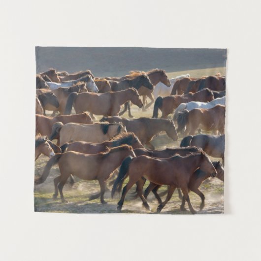 牧場の馬，内モンゴル，中国 タペストリー (正面(横))