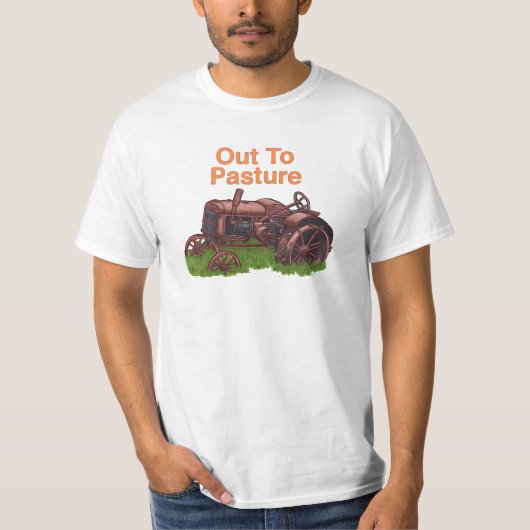 牧場へ出るトラクター農家のTシャツ Tシャツ (正面)
