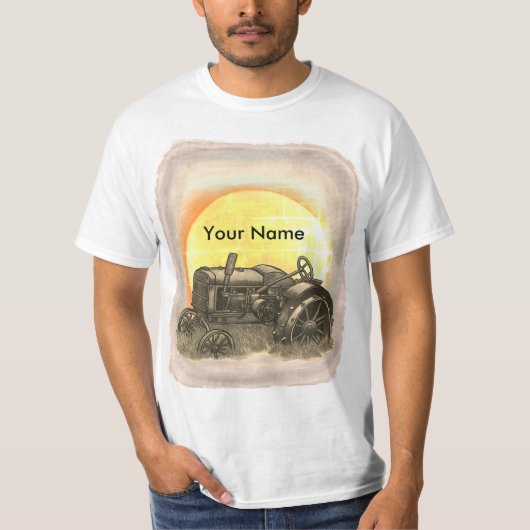 牧場へ出るトラクター運転手 Tシャツ (正面)