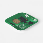 牧場ブラックアンガスキャトルと犬のクリスマス ペーパープレート (傾斜あり)