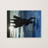 牧場日没の乗馬のカウボーイのシルエット ジグソーパズル (横)