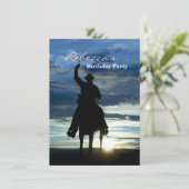 牧場日没の乗馬のカウボーイのシルエット 招待状 (スタンド正面)