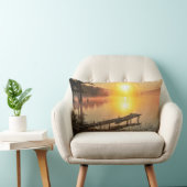 牧歌的な日の出 | Misty Mountain Lake，ブルガリア ランバークッション (椅子)