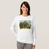 牧草を食べている牛 Tシャツ (正面フル)