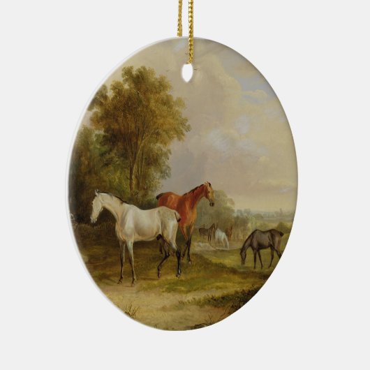 牧草を食べている馬: ロバと牧草を食べている灰色の種馬 セラミックオーナメント (右)