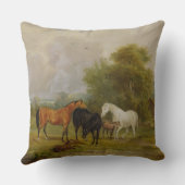 牧草を食べている馬: 分野(油のロバそして子馬 クッション (裏面)