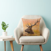 牧草地で休むアカシカ(Cervus elaphus) クッション (椅子)